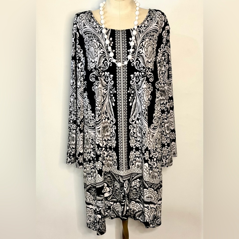 Style & Co Black & White Floral Scroll Tunic Dress